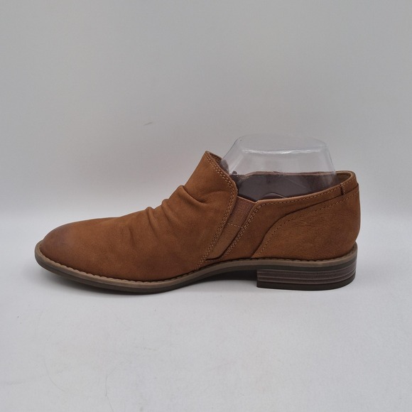 Clarks Boots Womens Size 8.5 Tan Ruched Ankle Booties Side Zip Ultimate Comfort - Picture 5 of 13